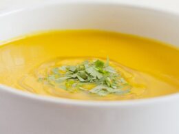 Σούπα βελουτέ με καρότο και κόλιανδρο