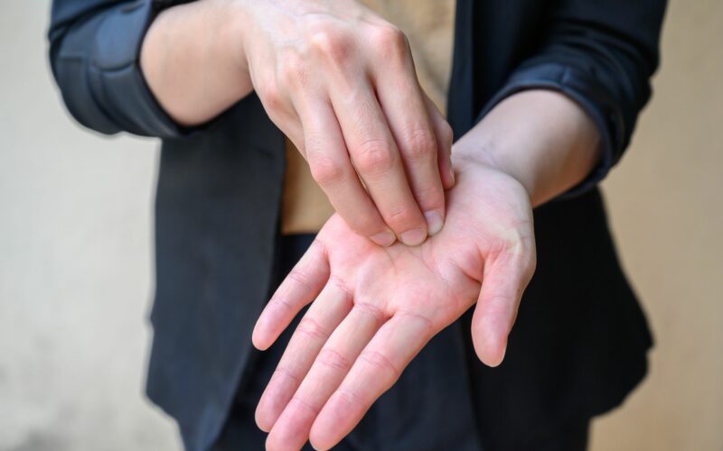 Τι προκαλεί πόνο στις αρθρώσεις των δακτύλων και πως μπορείτε να τον αντιμετωπίσετε: 2ο Μέρος