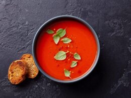 Εκτός από αίσθημα ζεστής αγκαλιάς η απόλαυση της σούπας ντομάτας κάνει καλό στην υγεία σου
