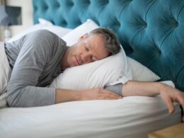 Mια παρέμβαση συμπεριφοράς προσανατολισμένη στον ύπνο είχε βελτιωμένα αποτελέσματα ύπνου και λιγότερη μεταβλητότητα της γλυκόζης στο αίμα