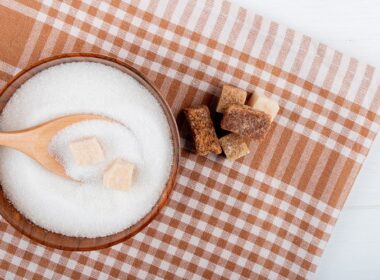 5 υγιεινές τροφές που μπορεί να «κρύβουν» ζάχαρη