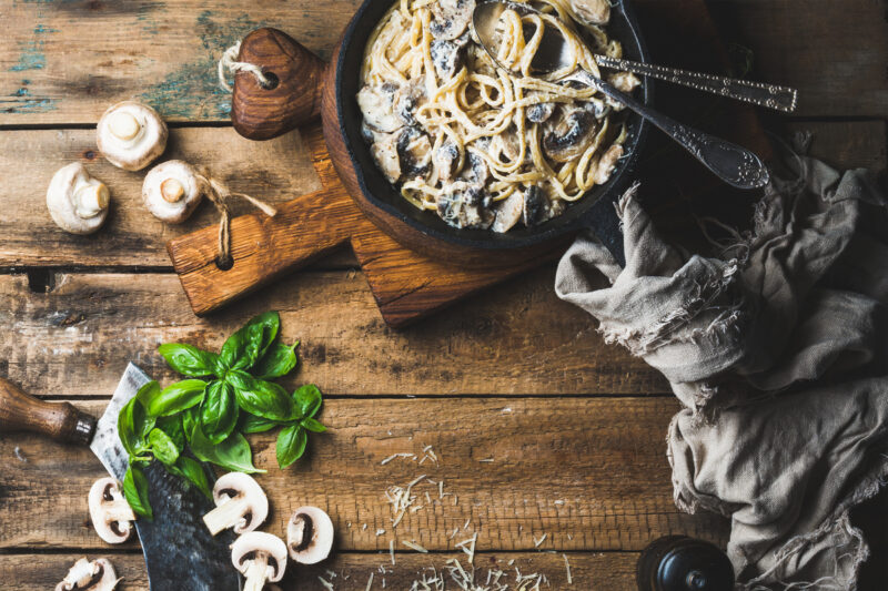 Comfort food ζυμαρικά ολικής αλέσεως με σπανάκι και μανιτάρια