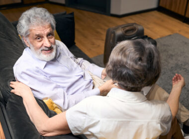 Η παρατεταμένη καθιστική ζωή αυξάνει τον κίνδυνο για καρδιαγγειακά νοσήματα και διαβήτη σε ηλικιωμένους