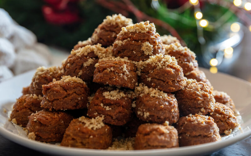 Χριστούγεννα χωρίς ενοχές: 3 συνταγές για μελομακάρονα φιλικά στον διαβήτη που δεν στερούνται τίποτα σε γεύση