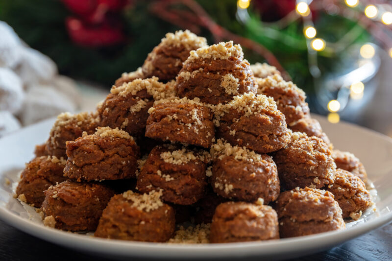 Χριστούγεννα χωρίς ενοχές: 3 συνταγές για μελομακάρονα φιλικά στον διαβήτη που δεν στερούνται τίποτα σε γεύση