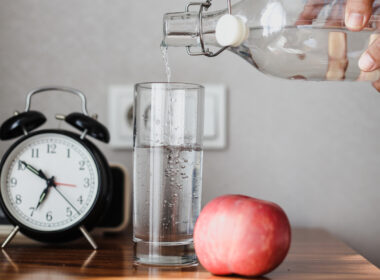 5 πρωινές συνήθειες για καλύτερη ρύθμιση σακχάρου (και περισσότερη ενέργεια)