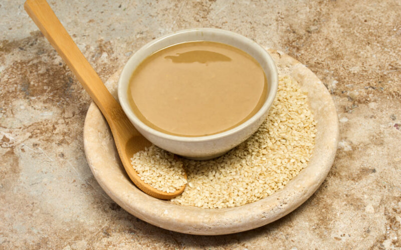 Το ταχίνι δεν είναι απλώς για τη νηστεία: Γιατί είναι το απόλυτο superfood για τον διαβήτη (και πώς να το απολαύσεις σωστά)