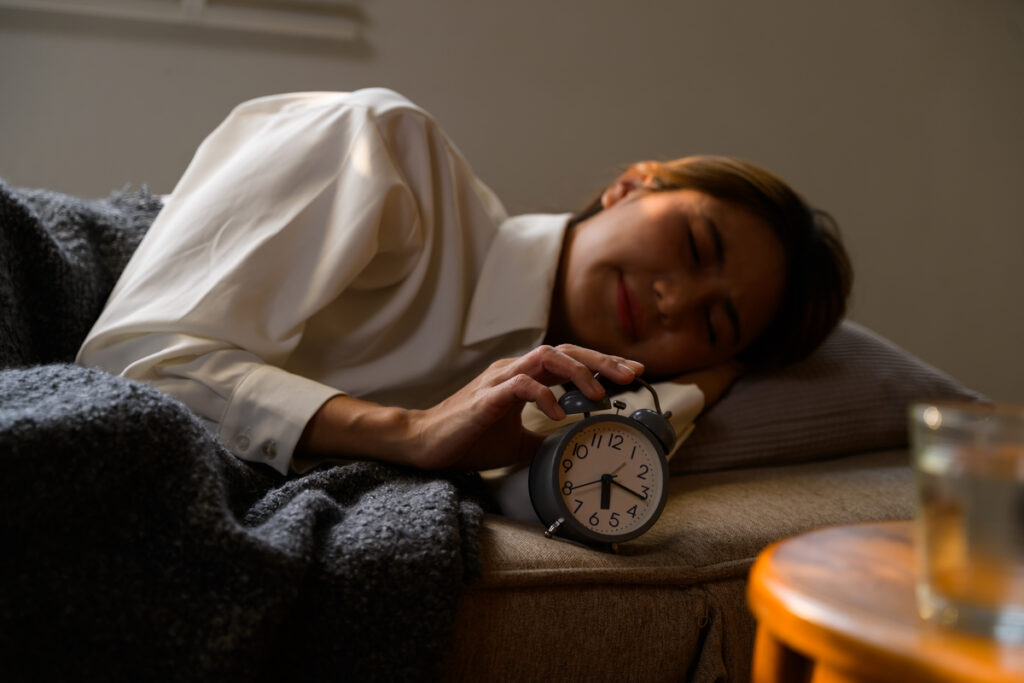 3 πράγματα που πρέπει να κάνετε πριν τον ύπνο για καλύτερο σάκχαρο στο αίμα, σύμφωνα με τους διαιτολόγους